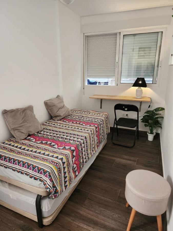 Anna'S Apartments อาลิกันเต ภายนอก รูปภาพ